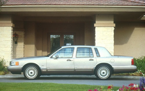 1991 Lincoln Town Car 4 D exterior #1