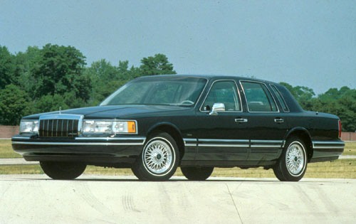 1992 Lincoln Town Car 4 D exterior #2