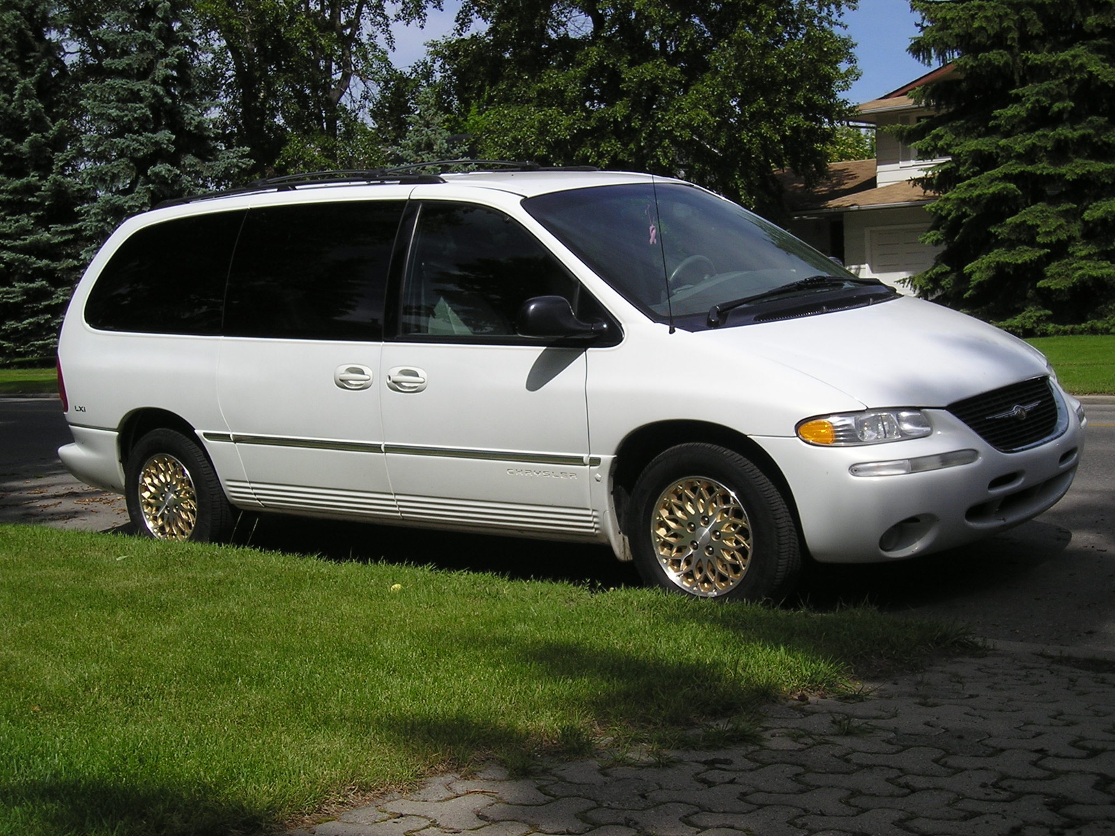 Chrysler Town and Country #7