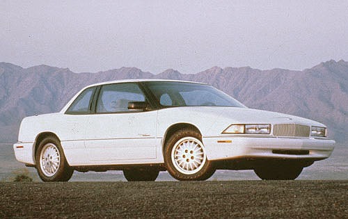 1995 Buick Regal 4 Dr Cus interior #3