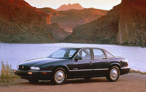 1995 Buick Regal 4 Dr Cus interior #4