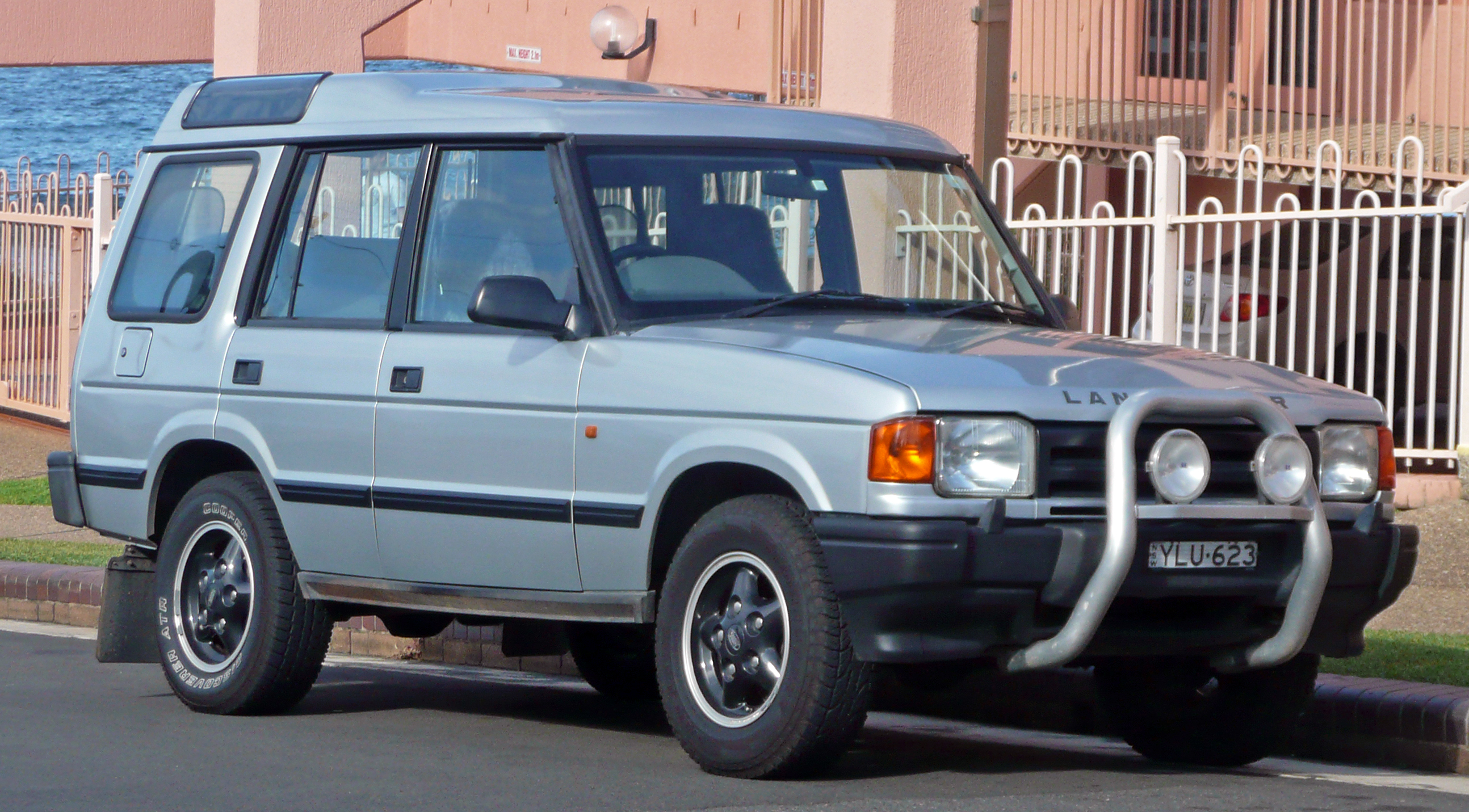 Land Rover Discovery #8