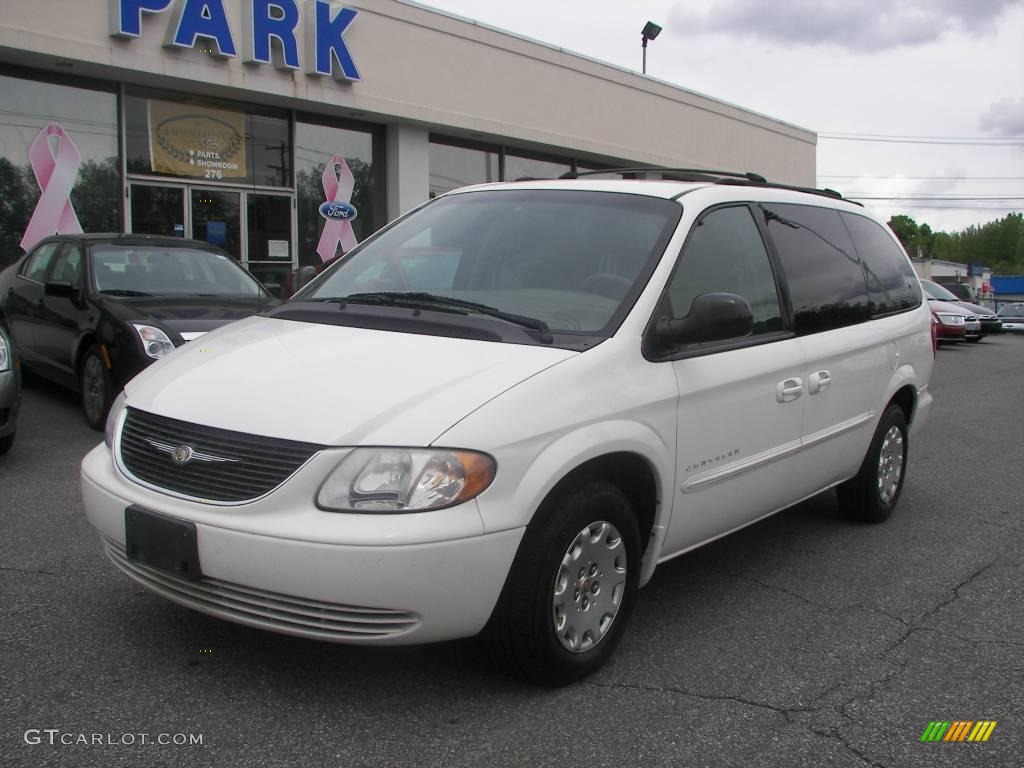 Chrysler Town and Country #8