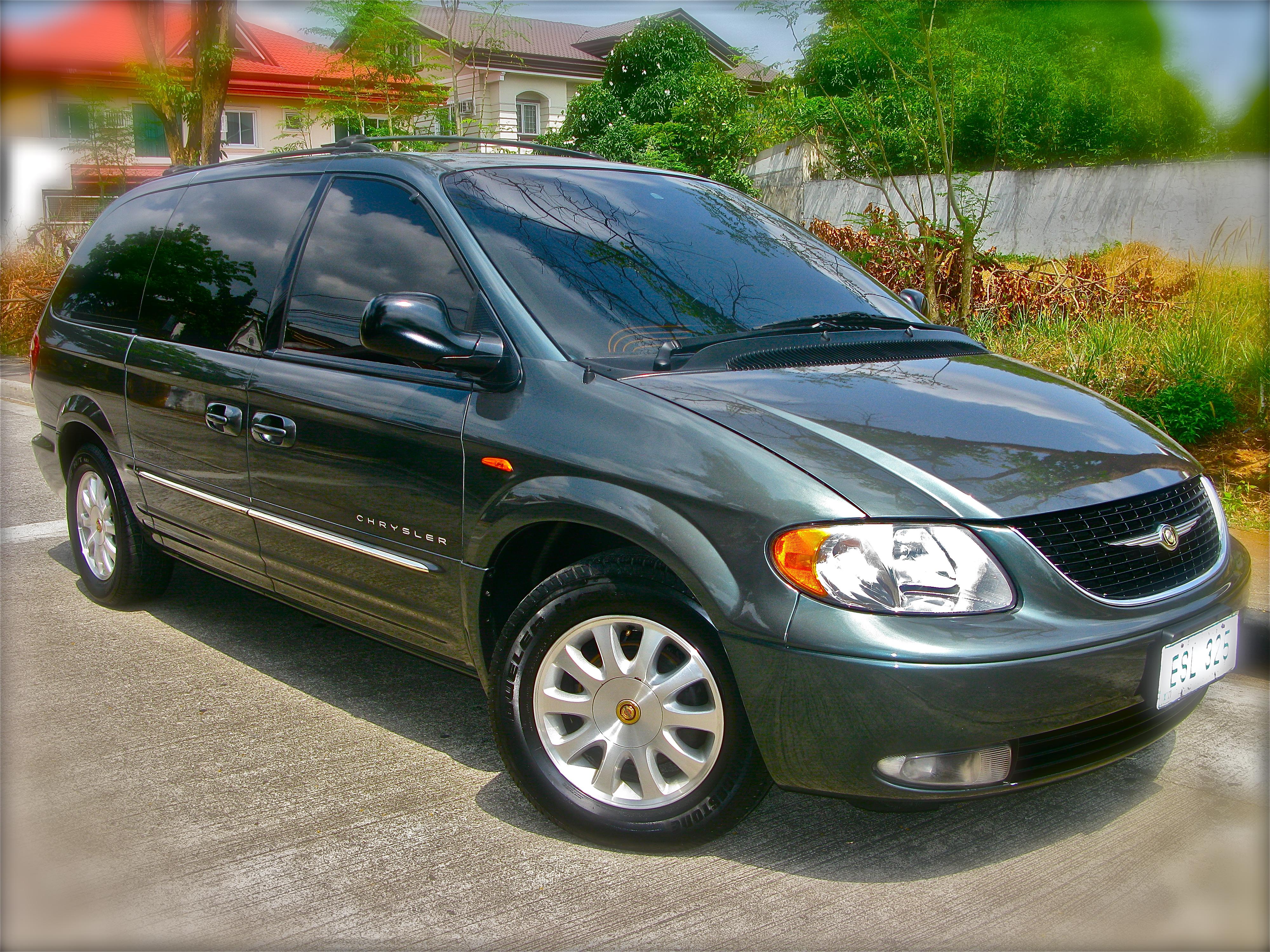 Chrysler Town and Country #16