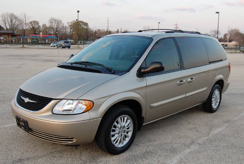 Chrysler Town and Country #12