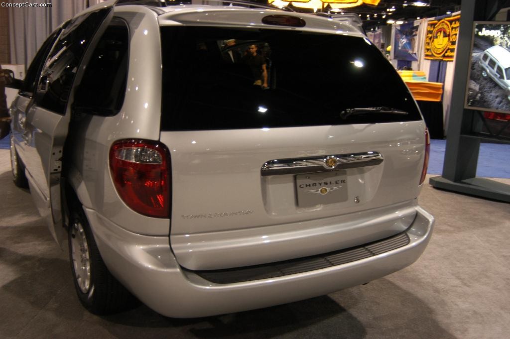 Chrysler Town and Country #14