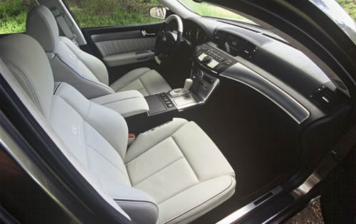 2006 Infiniti M45 Rear In interior #14