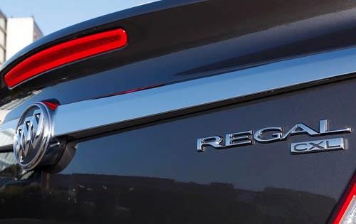 2011 Buick Regal CXL Turb interior #9