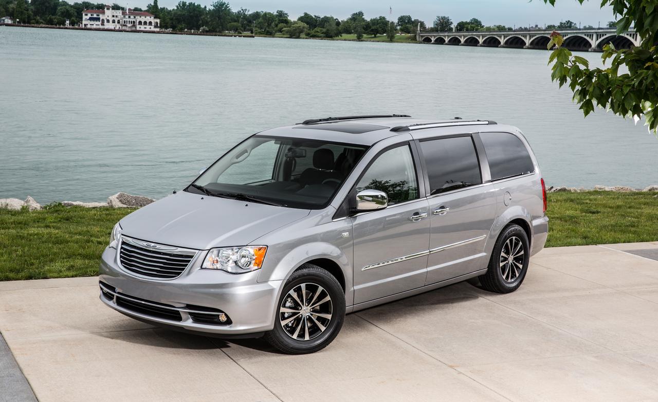 2014 Chrysler Town and Country #1