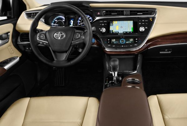 2015 Toyota Avalon Hybrid #2