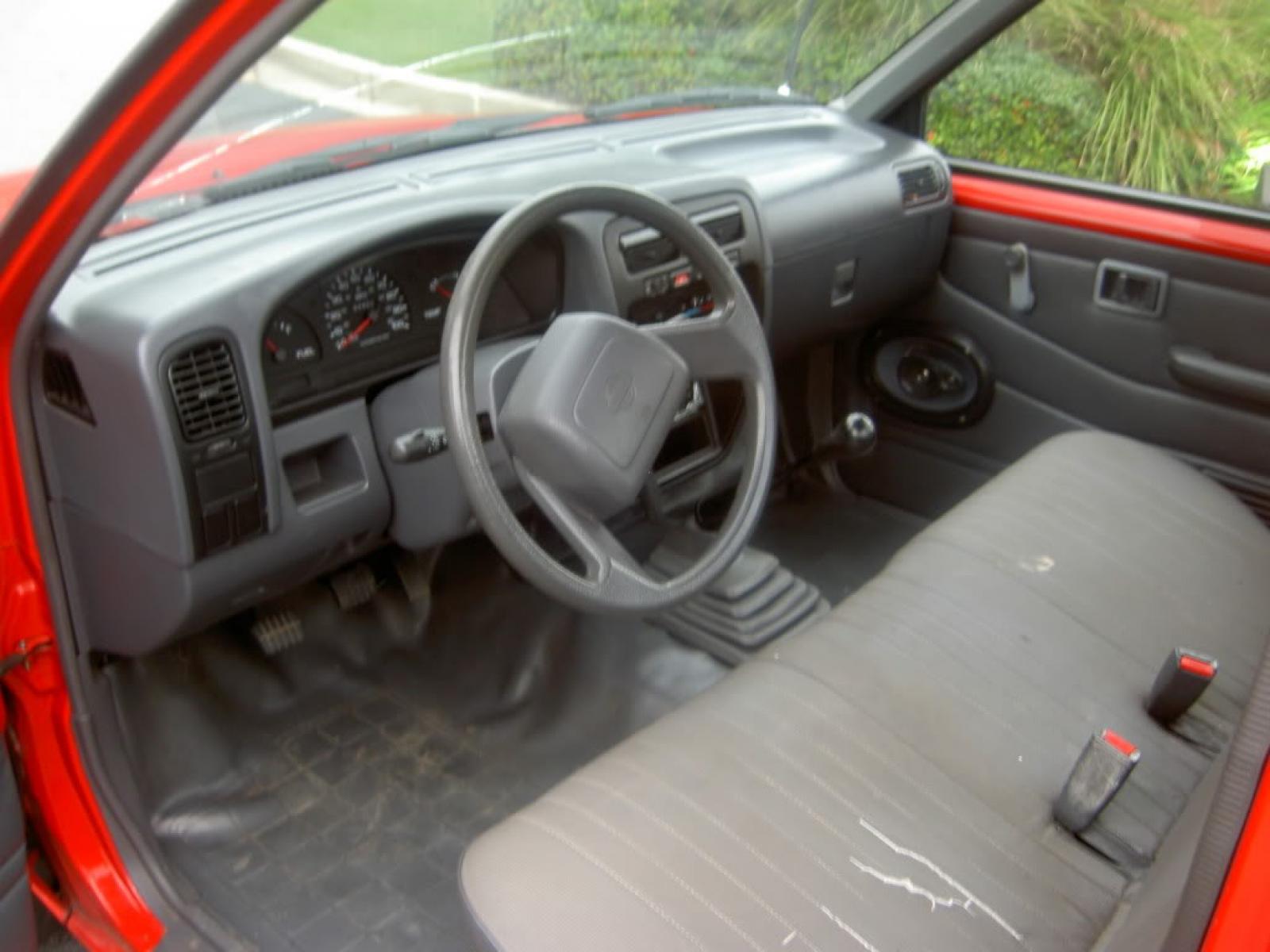 1994 Nissan Truck 1600px Image 4