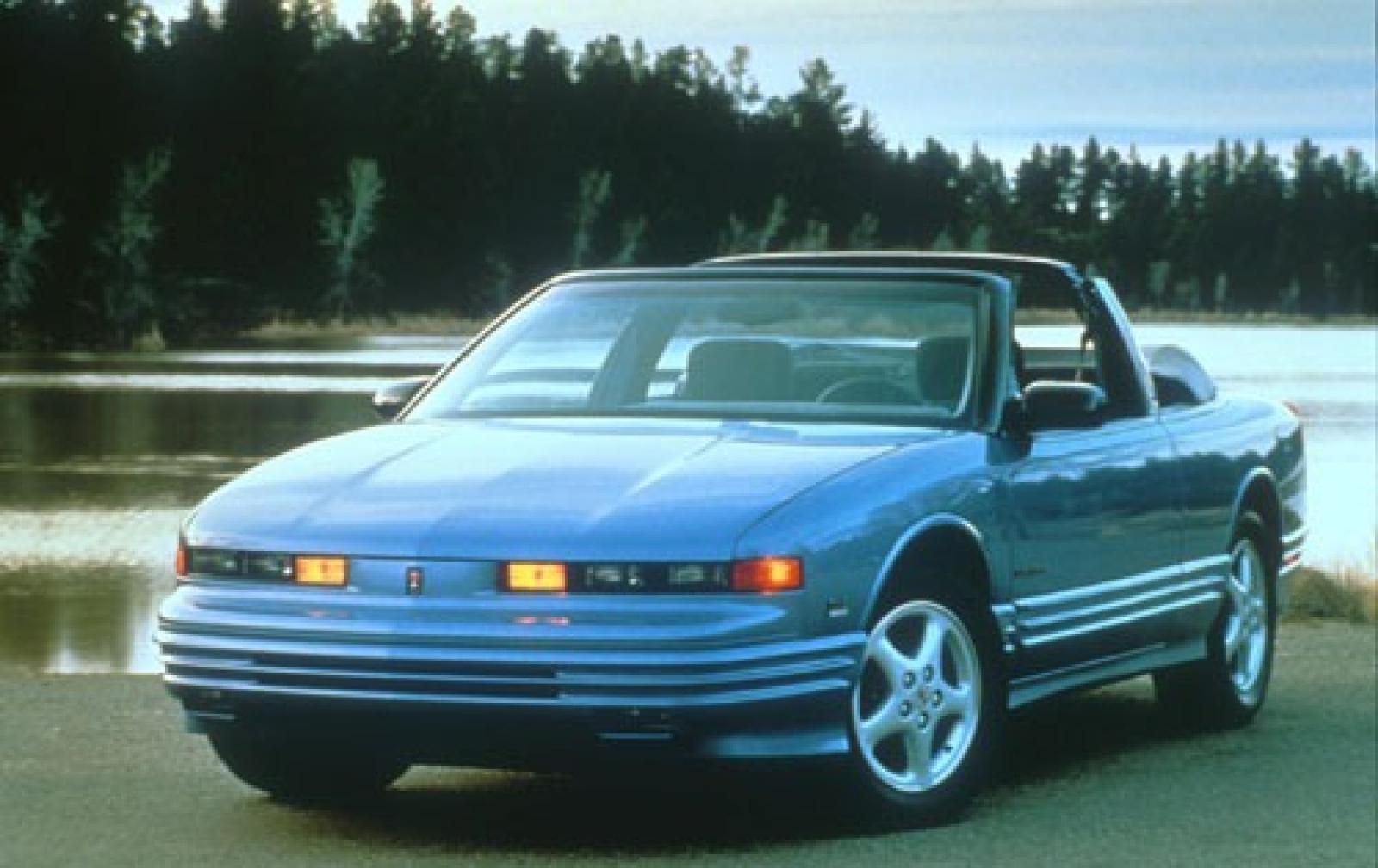 1994 Oldsmobile Cutlass S exterior #7 - size 1600.
