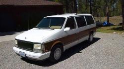 1990 Chrysler Town and Country #2