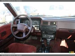 1990 Nissan Pathfinder #11