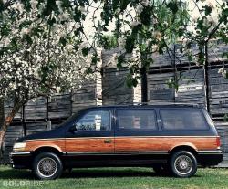 1991 Chrysler Town and Country #4