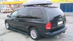 1997 Chrysler Town and Country #5