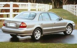 1998 Hyundai Sonata #3