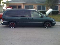 1998 Chrysler Town and Country #2