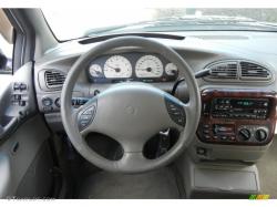 2000 Chrysler Town and Country #2