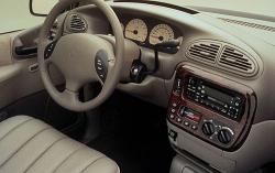 2001 Chrysler Town and Country #6