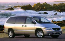 2001 Chrysler Town and Country #4