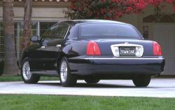 2002 Lincoln Town Car #9