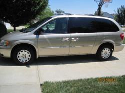 2002 Chrysler Town and Country #6