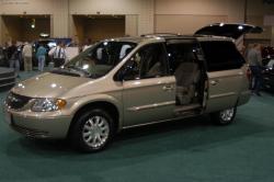 2003 Chrysler Town and Country #21