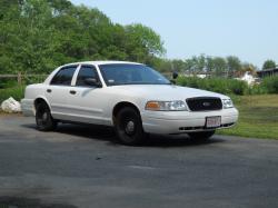 2004 Ford Crown Victoria #24