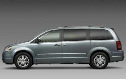 2009 Chrysler Town and Country #2