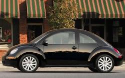 2010 Volkswagen New Beetle #3