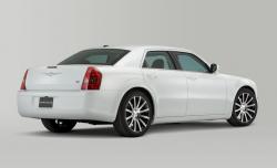 2010 Chrysler 300 #13