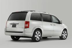 2010 Chrysler Town and Country #11