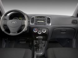 2010 Hyundai Accent #12