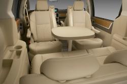 2010 Chrysler Town and Country #3