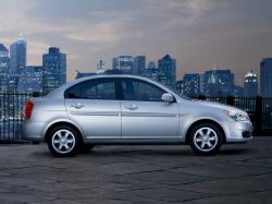2011 Hyundai Accent #21