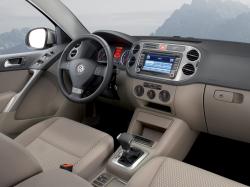 2011 Volkswagen Tiguan #10