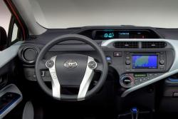 2013 Toyota Prius c #5