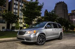 2014 Chrysler Town and Country #8