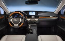 2014 Lexus ES 300h #11