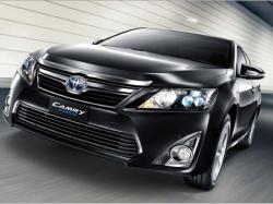 2014 Toyota Camry Hybrid #21