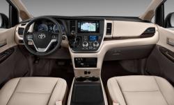 2015 Toyota Sienna #3