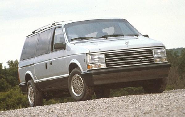 1990 Plymouth Voyager #1