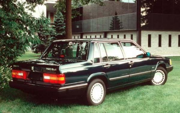 1990 Volvo 760 #1