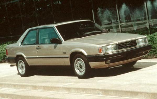 1990 Volvo 780 #1