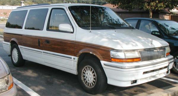 1991 Chrysler Town and Country #1
