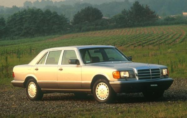 1990 Mercedes-Benz 420-Class #1