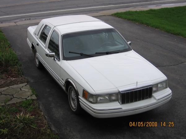 1992 Lincoln Town Car #1