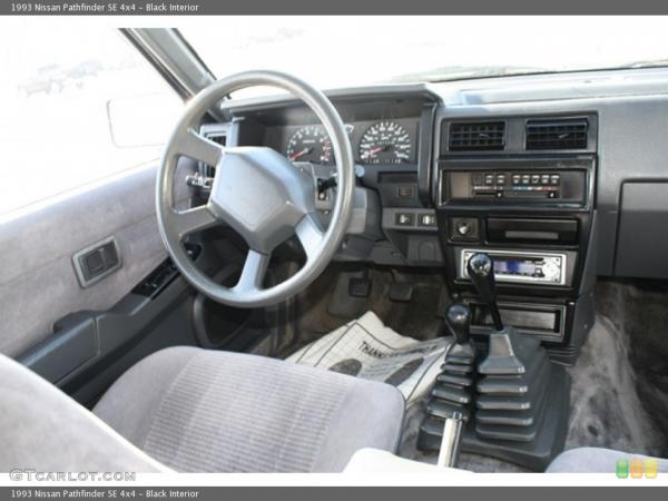 1993 Nissan Pathfinder #1