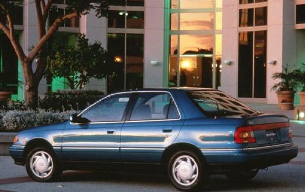1993 Hyundai Elantra #1